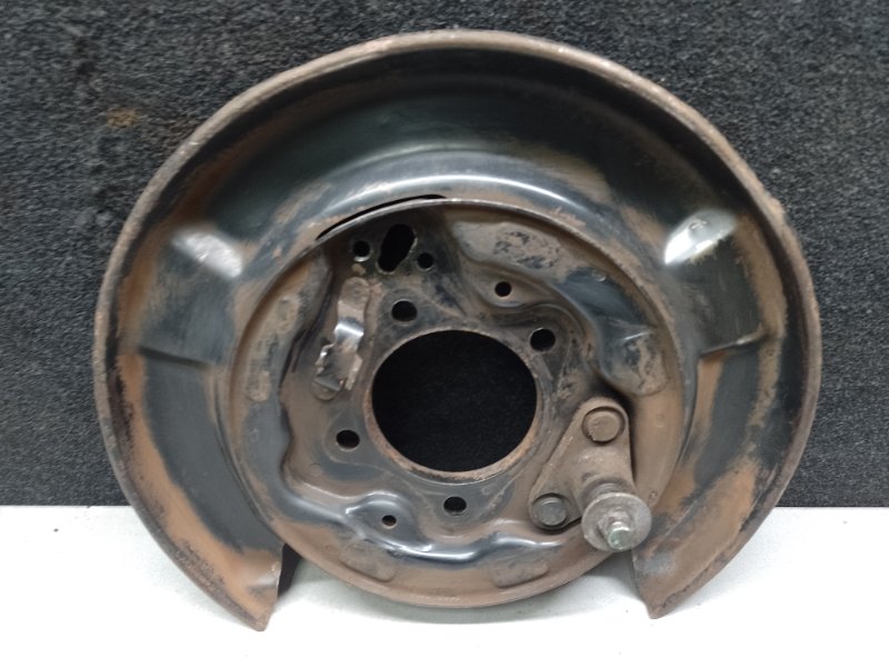 Защита тормозного диска задняя левая LEXUS ES300 ES330 01-06 2005 XV30 3.3 3MZFE 46504-33030 Б/У