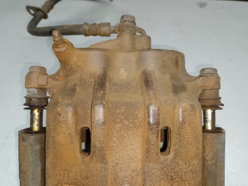 Суппорт тормозной передний правый LEXUS ES300 ES330 01-06 XV30 3.3 3MZFE