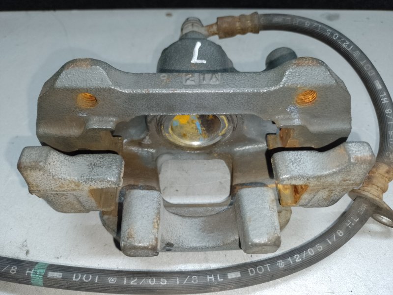 Суппорт тормозной задний левый ES300 ES330 01-06 2005 XV30 3.3 3MZFE