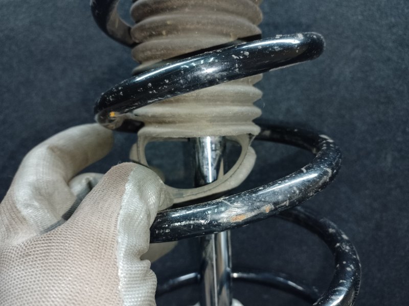 Амортизатор задний левый ES300 ES330 01-06 2005 XV30 3.3 3MZFE