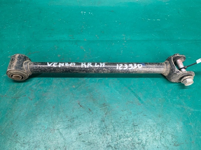 Рычаг задней подвески поперечный нижний задний левый TOYOTA VENZA 09-16 48710-48070 Б/У