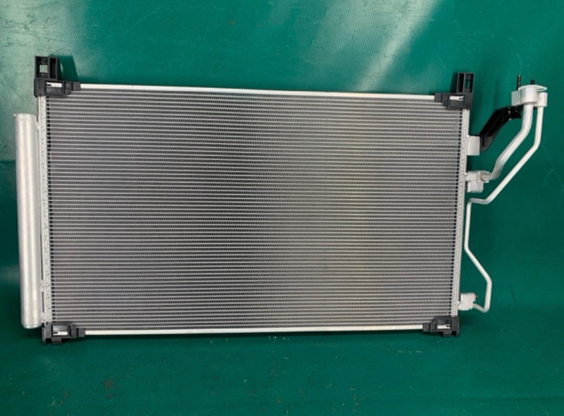 Запчасть радиатор кондиционера HYUNDAI SONATA LF 2014- 97606-C2000 новая Радиатор кондиционера HYUNDAI SONATA LF 2014- 97606-C2000 новая