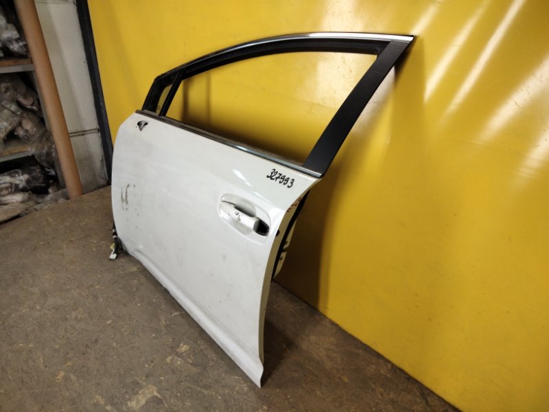 Дверь передняя левая TOYOTA AVENSIS 08-18