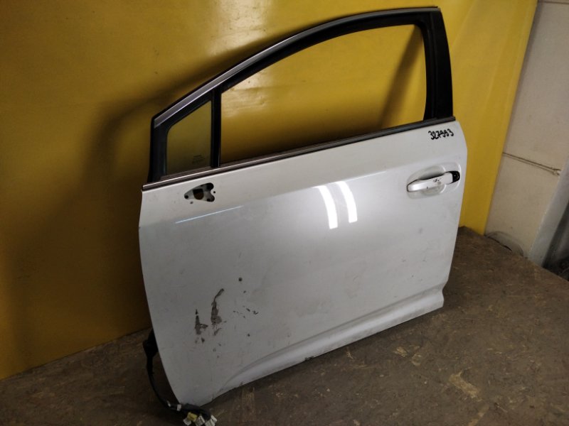 Дверь передняя левая AVENSIS 08-18