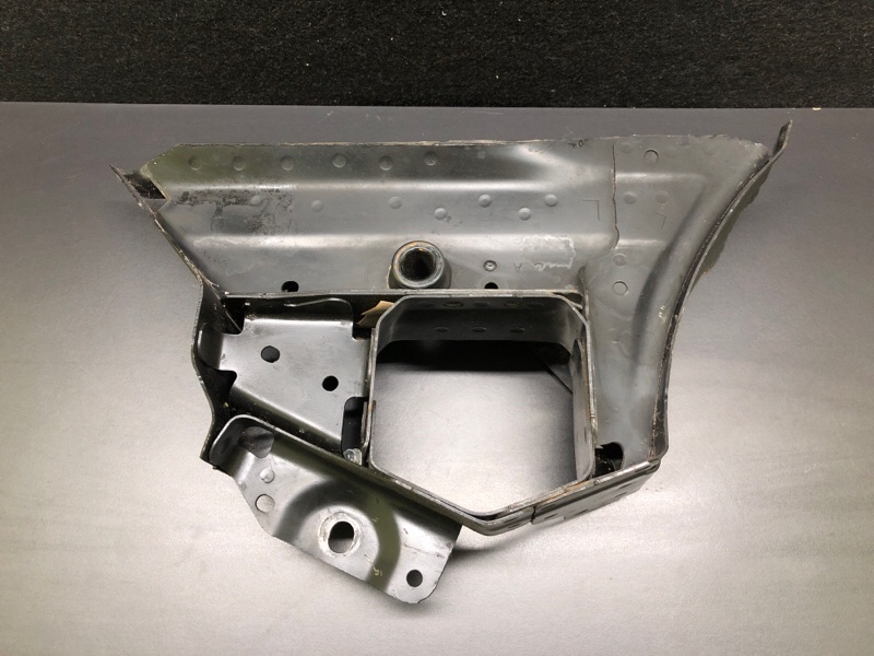 Крепление балки подвески переднее левое NISSAN ALTIMA 19- L34 PR25DD Крепление балки подвески переднее левое NISSAN ALTIMA 19- L34 PR25DD