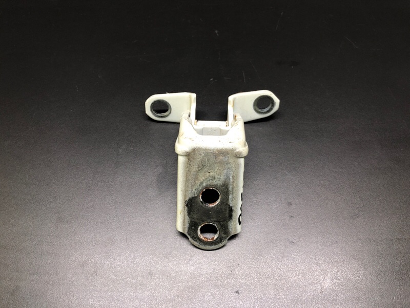 Петля двери нижняя задняя правая NISSAN ALTIMA 19- 2019 L34 PR25DD 82420-6CA0A Б/У