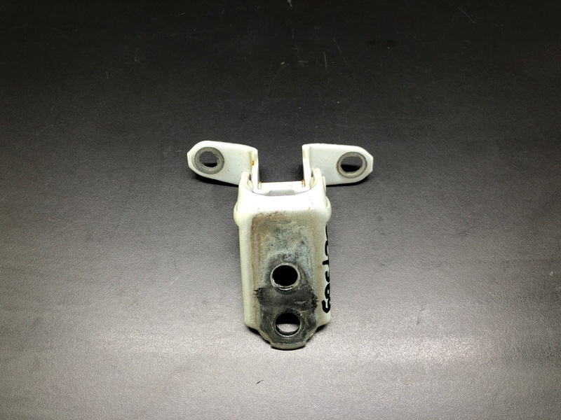 Петля двери верхняя передняя правая NISSAN ALTIMA 19- 2019 L34 PR25DD 80400-6CA0A Б/У