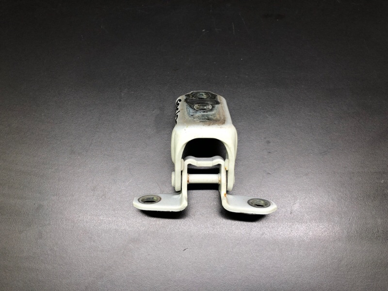 Петля двери верхняя передняя правая ALTIMA 19- 2019 L34 PR25DD