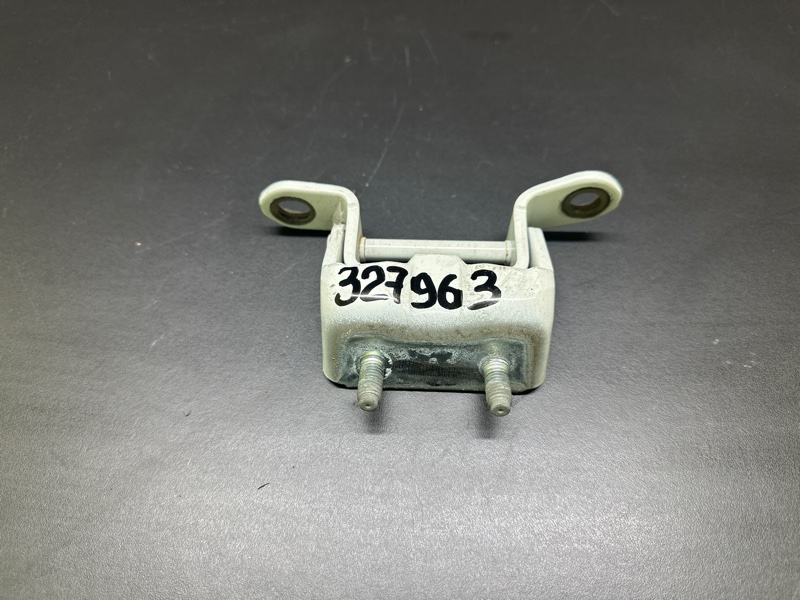 Петля двери верхняя задняя левая NISSAN ALTIMA 19- 2019 L34 PR25DD 82401-2Y90A Б/У