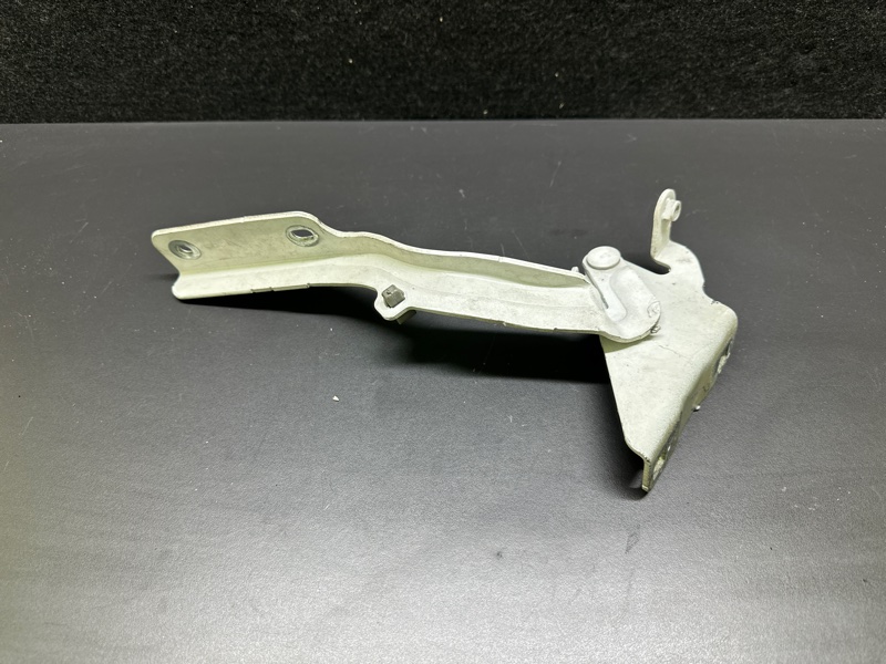 Петля капота правая NISSAN NV200 USA 13-