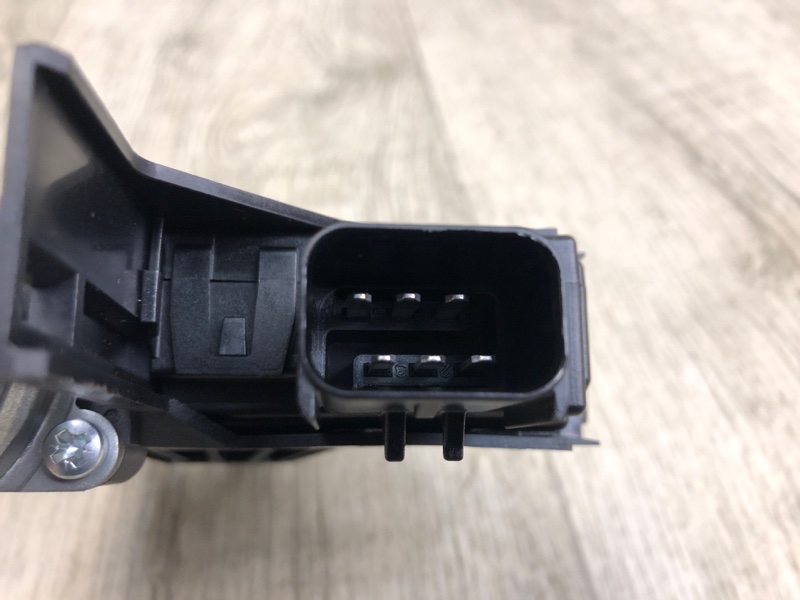 Моторчик стеклоподъемника передний левый CHEROKEE 14- 2016 2.4 ED8 Моторчик стеклоподъемника передний левый CHEROKEE 14- 2016 2.4 ED8