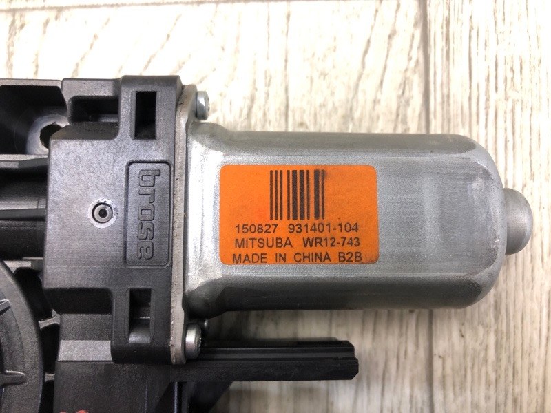 Моторчик стеклоподъемника передний левый CHEROKEE 14- 2016 2.4 ED8 Моторчик стеклоподъемника передний левый CHEROKEE 14- 2016 2.4 ED8