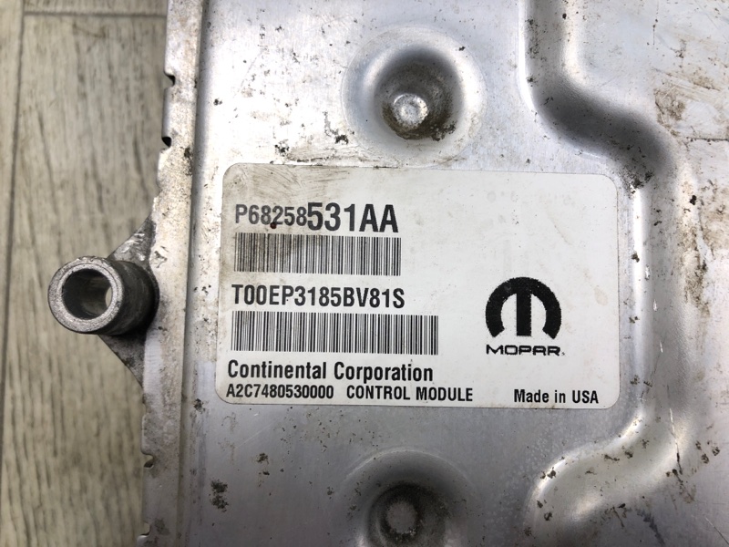 Блок управления двигателем CHEROKEE 14- 2016 2.4 ED8 Блок управления двигателем CHEROKEE 14- 2016 2.4 ED8