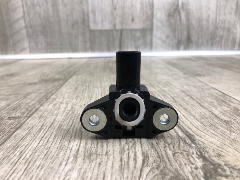 Датчик удара передний левый JEEP CHEROKEE 14- 2.4 ED8 Датчик удара передний левый JEEP CHEROKEE 14- 2.4 ED8