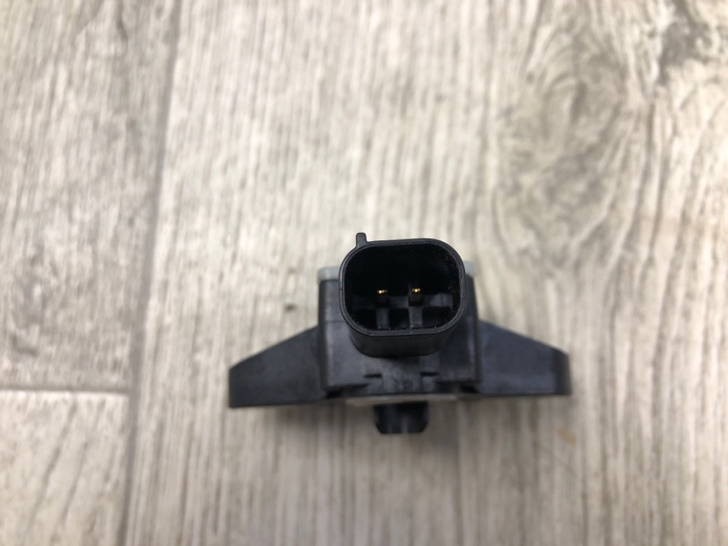 Датчик удара передний левый CHEROKEE 14- 2016 2.4 ED8 Датчик удара передний левый CHEROKEE 14- 2016 2.4 ED8