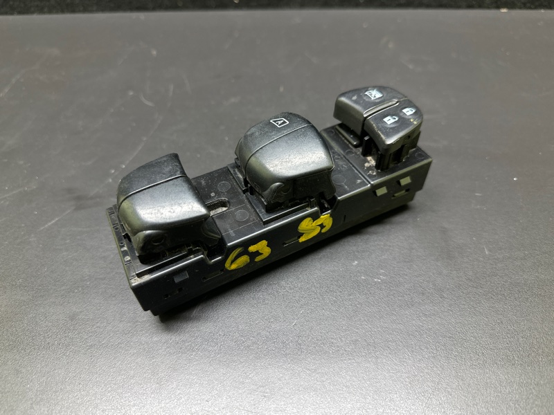 Блок управления стеклоподъемниками передний левый NISSAN ALTIMA 19- L34 PR25DD