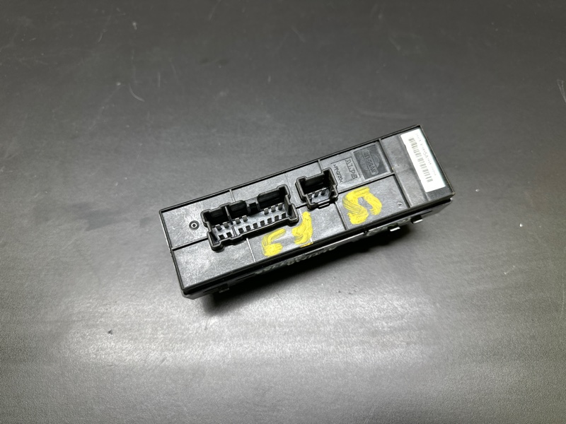 Блок управления стеклоподъемниками передний левый ALTIMA 19- 2019 L34 PR25DD