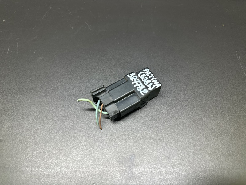 Запчасть реле NISSAN ALTIMA 19- 2019 L34 PR25DD 25230-7995A Б/У Реле NISSAN ALTIMA 19- 2019 L34 PR25DD 25230-7995A Б/У