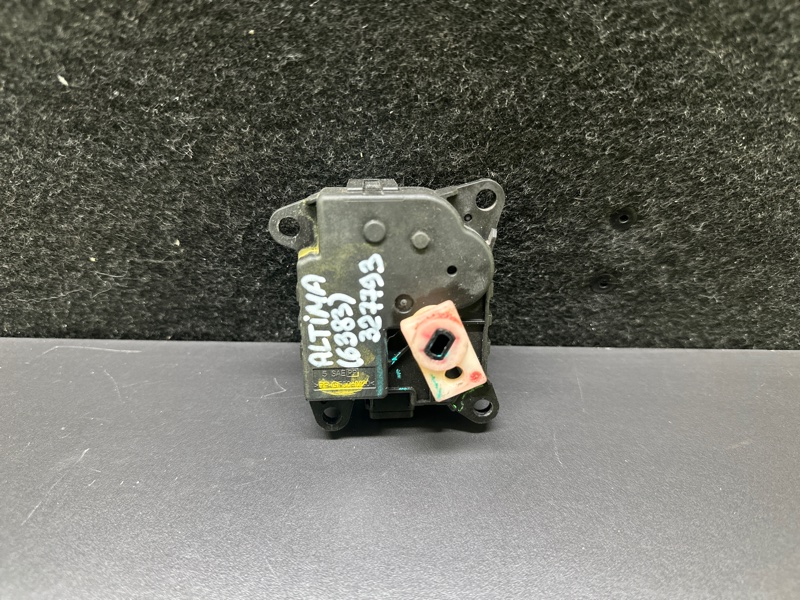 Моторчик заслонки печки NISSAN ALTIMA 19- 2019 L34 PR25DD 27732-5NA1A Б/У