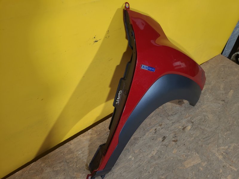 Пыльник крыла передний правый HYUNDAI KONA OS 17-23 84142J9000 Б/У