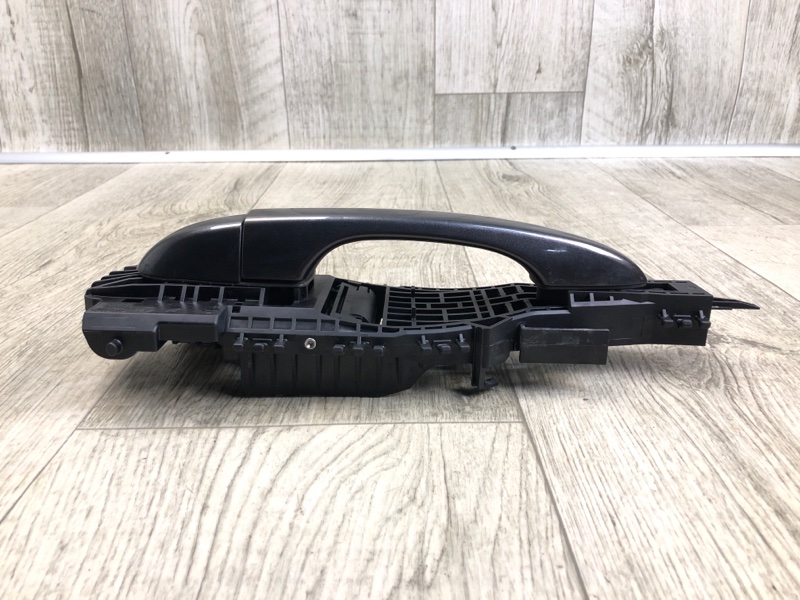 Ручка двери наружная задняя правая JEEP CHEROKEE 14- 2.4 ED8 Ручка двери наружная задняя правая JEEP CHEROKEE 14- 2.4 ED8