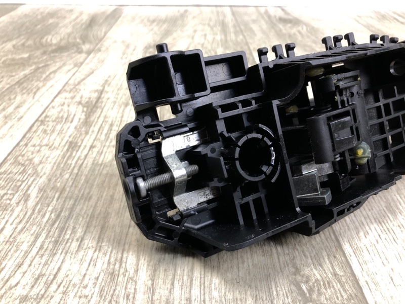 Ручка двери наружная задняя правая CHEROKEE 14- 2016 2.4 ED8 Ручка двери наружная задняя правая CHEROKEE 14- 2016 2.4 ED8