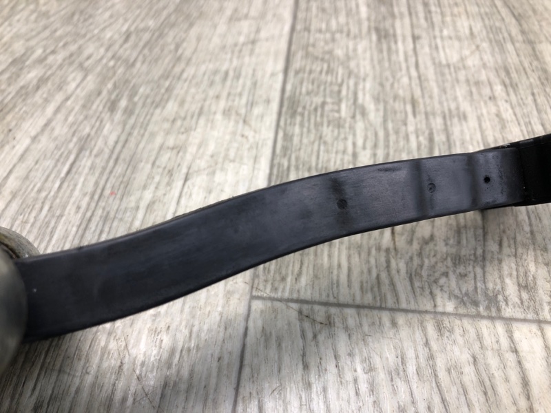 Ограничитель двери задний левый CHEROKEE 14- 2016 2.4 ED8 Ограничитель двери задний левый CHEROKEE 14- 2016 2.4 ED8