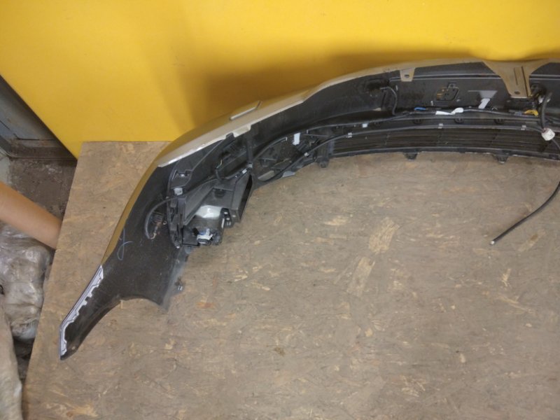 Бампер передний COROLLA 12-19 E180 Бампер передний COROLLA 12-19 E180