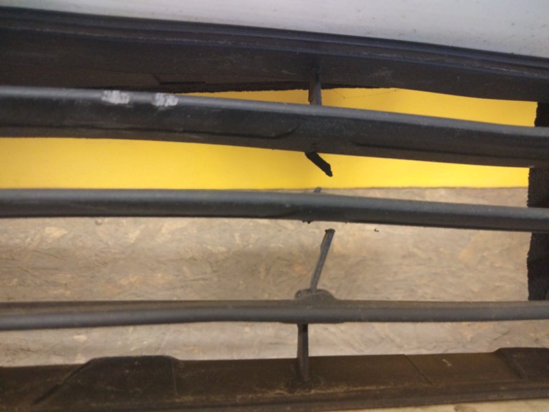 Бампер передний PRIUS - 30 09-17 Бампер передний PRIUS - 30 09-17