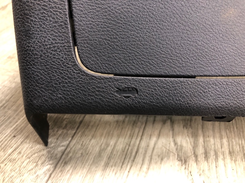 Накладка торпедо левая CHEROKEE 14- 2016 2.4 ED8 Накладка торпедо левая CHEROKEE 14- 2016 2.4 ED8