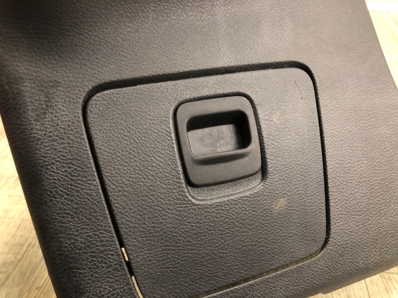 Накладка торпедо левая CHEROKEE 14- 2016 2.4 ED8 Накладка торпедо левая CHEROKEE 14- 2016 2.4 ED8