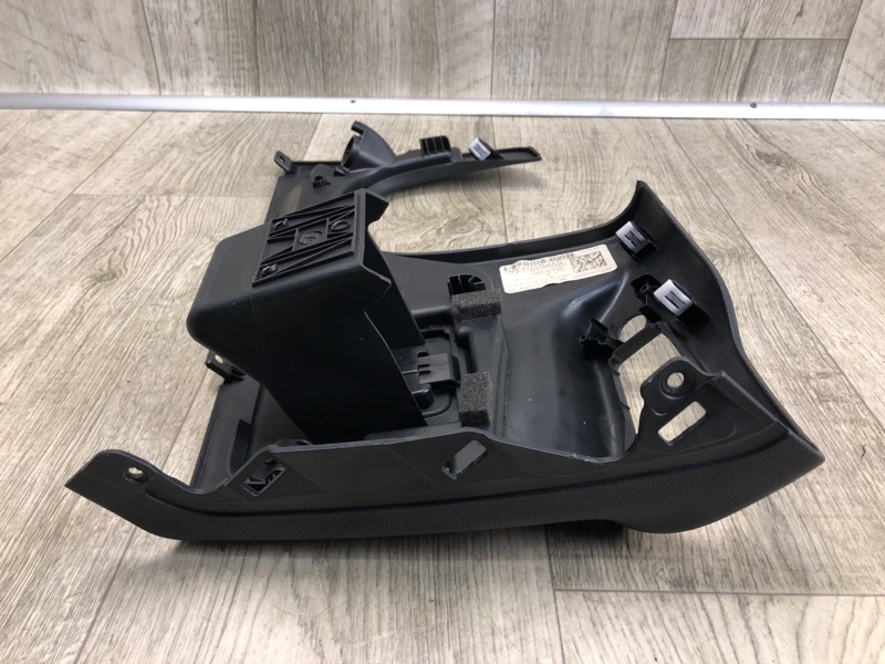 Накладка торпедо левая CHEROKEE 14- 2016 2.4 ED8 Накладка торпедо левая CHEROKEE 14- 2016 2.4 ED8