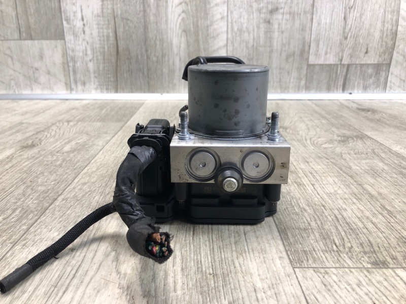 Блок ABS CHEROKEE 14- 2016 2.4 ED8 Блок ABS CHEROKEE 14- 2016 2.4 ED8