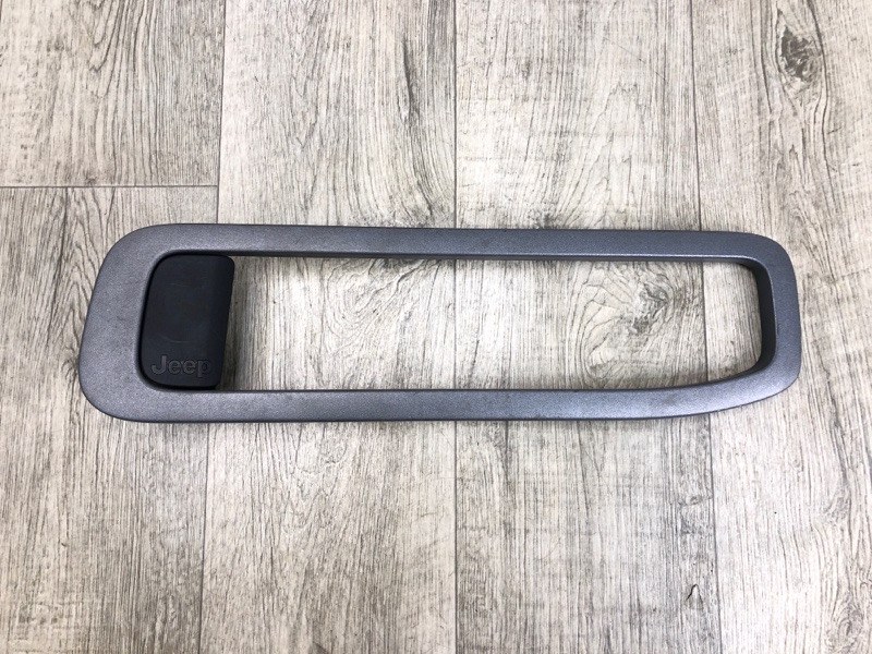 Накладка проема багажника задняя левая JEEP CHEROKEE 14- 2016 2.4 ED8 1ZW611X9AC Б/У