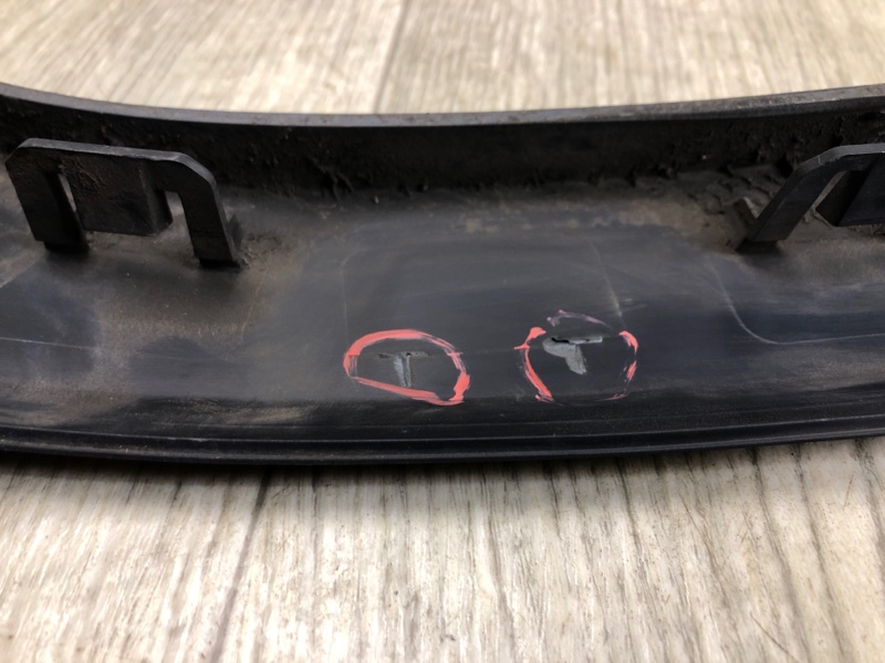 Накладка крыла (расширитель арки) задняя левая CHEROKEE 14- 2016 2.4 ED8 Накладка крыла (расширитель арки) задняя левая CHEROKEE 14- 2016 2.4 ED8