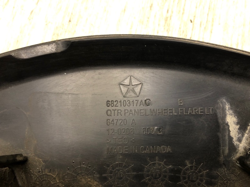 Накладка крыла (расширитель арки) задняя левая CHEROKEE 14- 2016 2.4 ED8 Накладка крыла (расширитель арки) задняя левая CHEROKEE 14- 2016 2.4 ED8