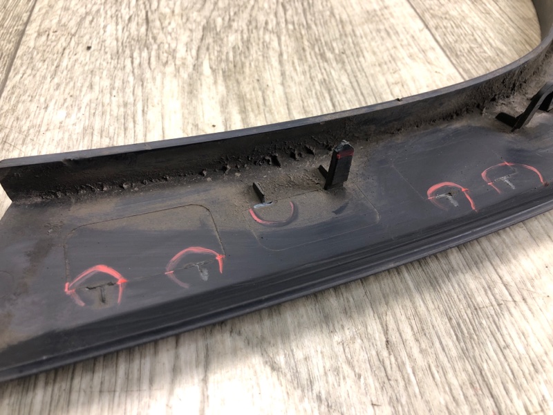 Накладка крыла (расширитель арки) задняя правая CHEROKEE 14- 2016 2.4 ED8 Накладка крыла (расширитель арки) задняя правая CHEROKEE 14- 2016 2.4 ED8