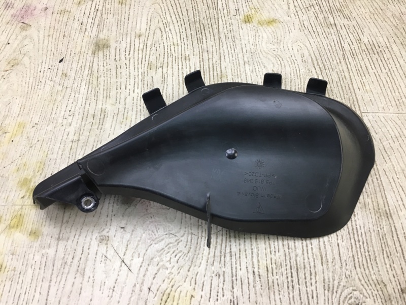 Пластик под лобовое стекло / Жабо PORSCHE CAYENNE 10-18 4.8L Пластик под лобовое стекло / Жабо PORSCHE CAYENNE 10-18 4.8L