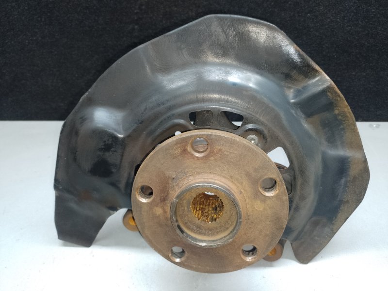 Кулак поворотный передний правый LEXUS ES300 ES330 01-06 XV30 3.3 3MZFE