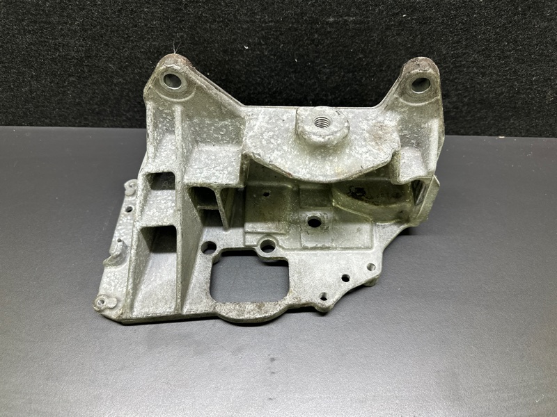 Кронштейн опоры двигателя NV200 USA 13-