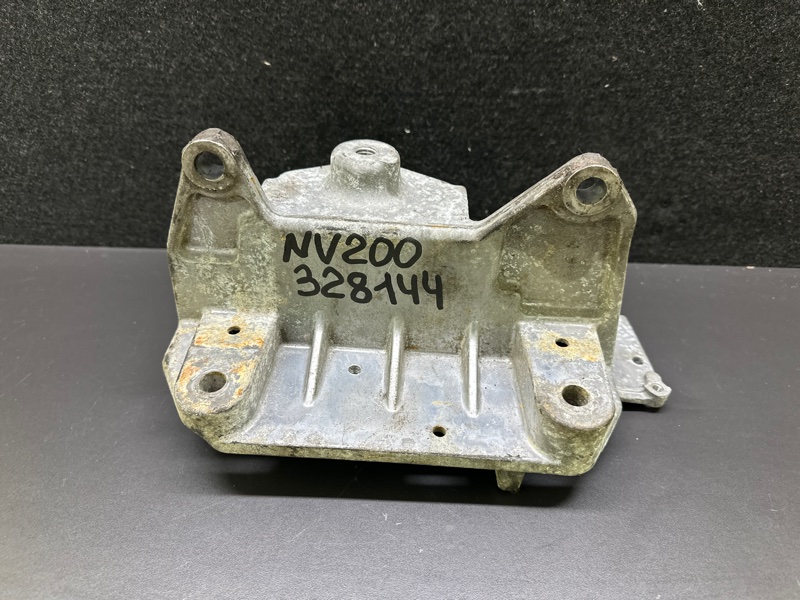Кронштейн опоры двигателя NISSAN NV200 USA 13-