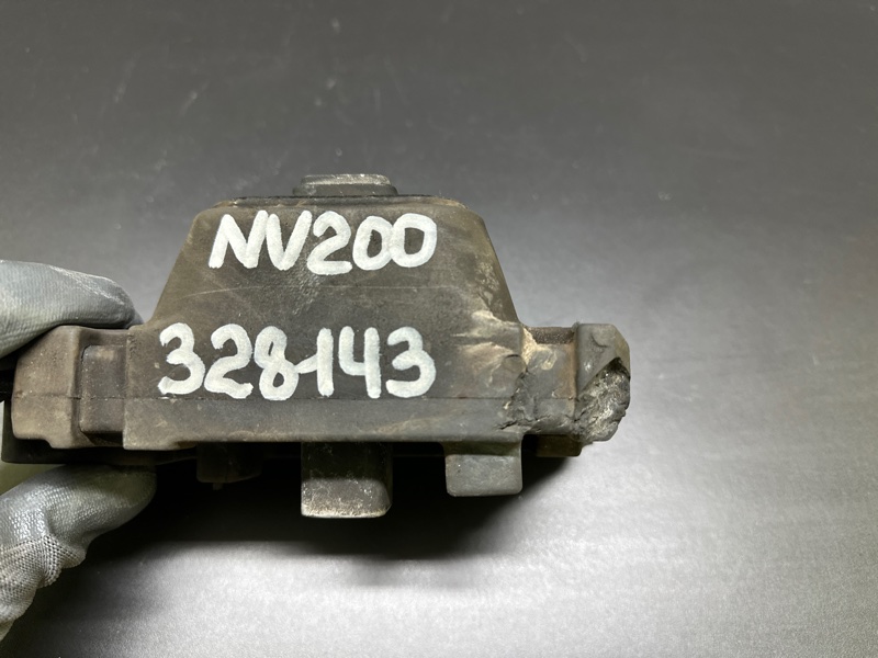Подушка двигателя NV200 USA 13- Подушка двигателя NV200 USA 13-
