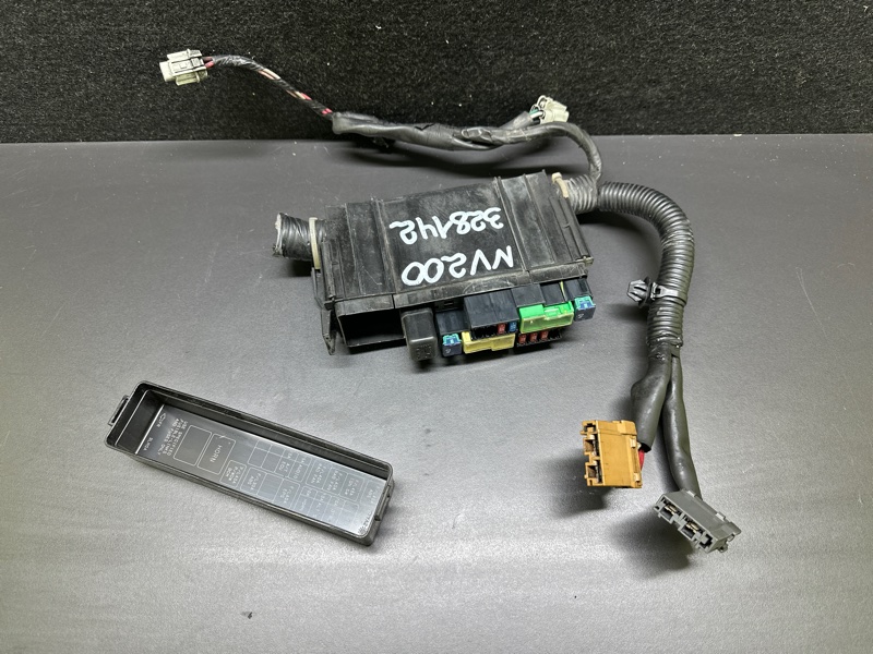 Блок предохранителей моторный отсек NISSAN NV200 USA 13-