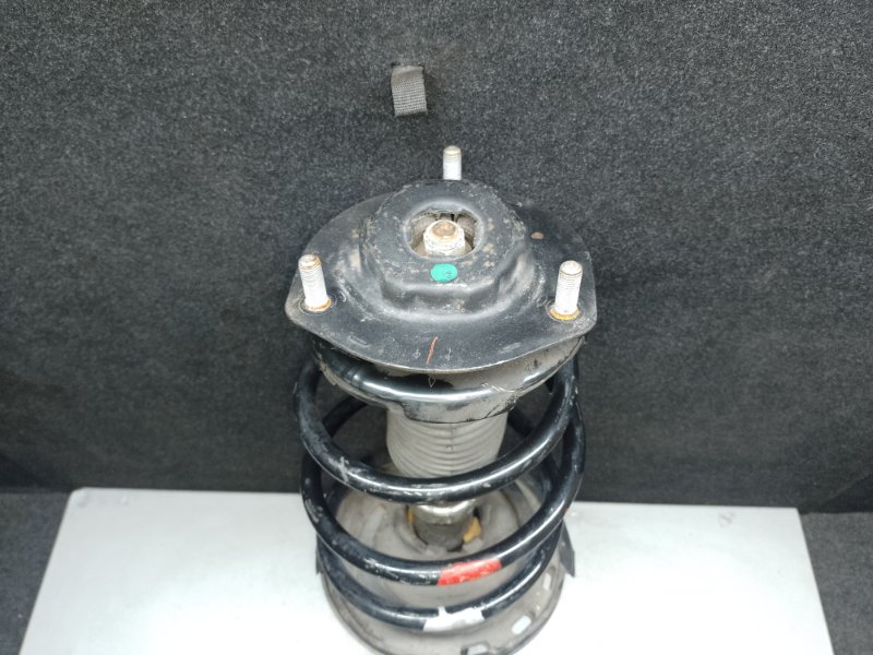 Амортизатор передний правый LEXUS ES300 ES330 01-06 XV30 3.3 3MZFE