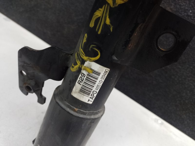 Амортизатор передний правый ES300 ES330 01-06 2006 XV30 3.3 3MZFE