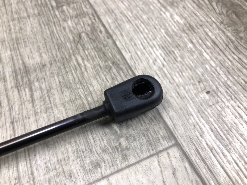 Амортизатор капота JEEP CHEROKEE 14- 2.4 ED8