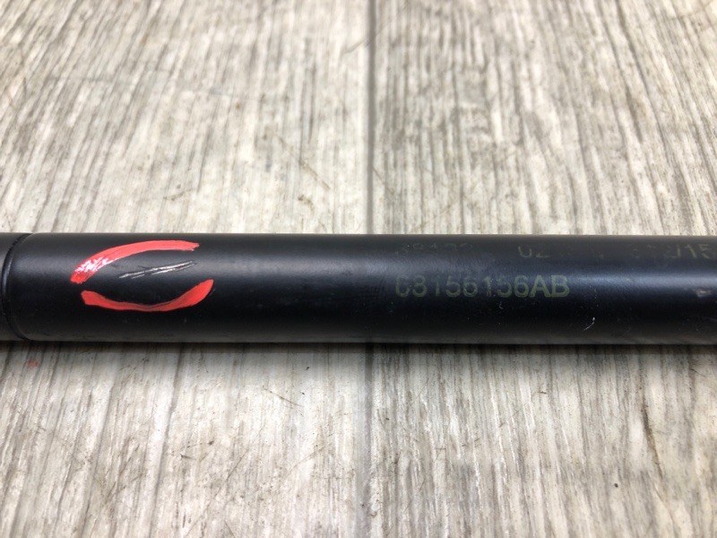 Амортизатор капота CHEROKEE 14- 2016 2.4 ED8