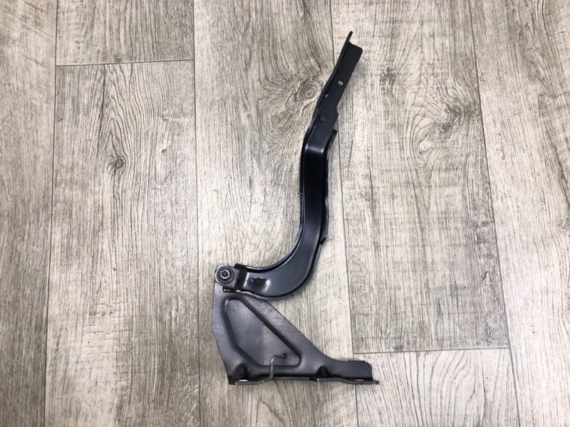 Запчасть петля капота левая JEEP CHEROKEE 14- 2016 2.4 ED8 68103 057AA Б/У Петля капота левая JEEP CHEROKEE 14- 2016 2.4 ED8 68103 057AA Б/У