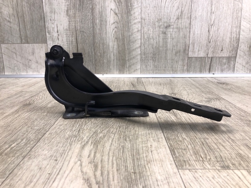 Петля капота левая CHEROKEE 14- 2016 2.4 ED8 Петля капота левая CHEROKEE 14- 2016 2.4 ED8