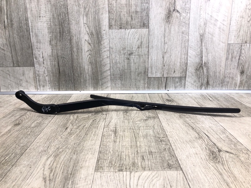 Поводок стеклоочистителя передний левый CHEROKEE 14- 2016 2.4 ED8